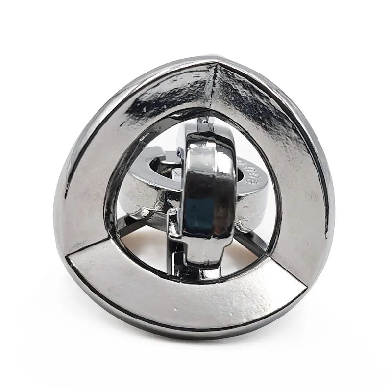 Casse-tête de la Triade d’Acier en Métal